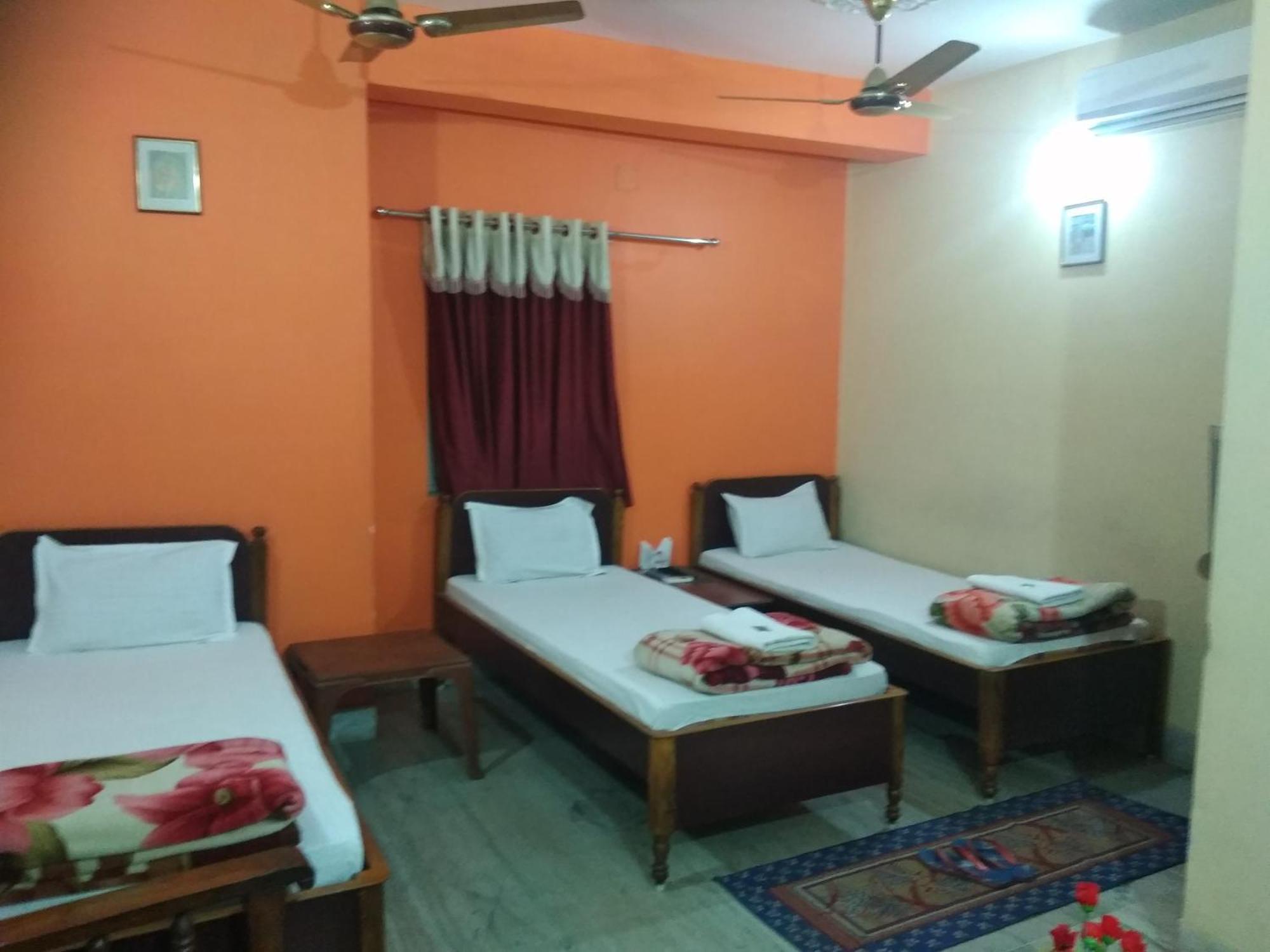 Hotel Chandrakala Regency 300 Meters From Dhanbad Railway Exterior photo
